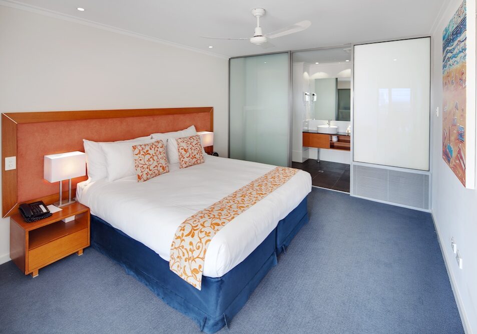 Seashells Mandurah 1-bed apartment bedroom