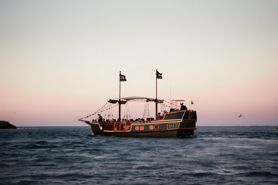 mandurah pirate ship